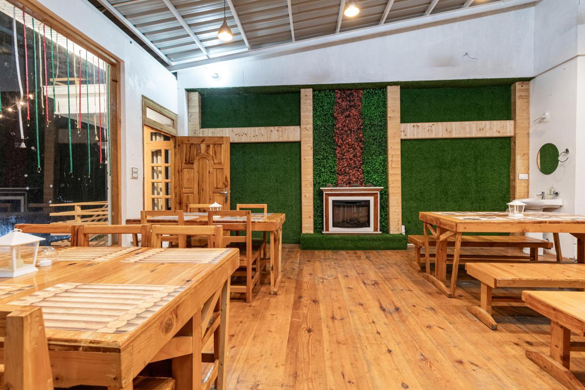 Wood Crista Kufri Near An Apple Orchard Hotel Exterior photo